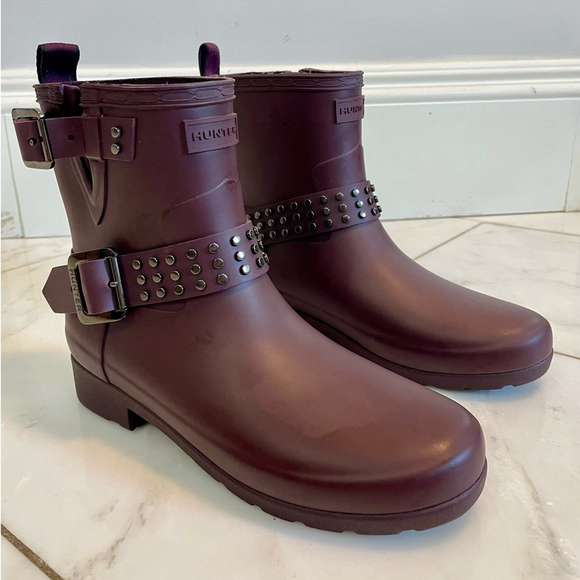 Hunter Shoes - Hunter, 6, plum purple studded buckle moto waterproof midrise rain boots EUC